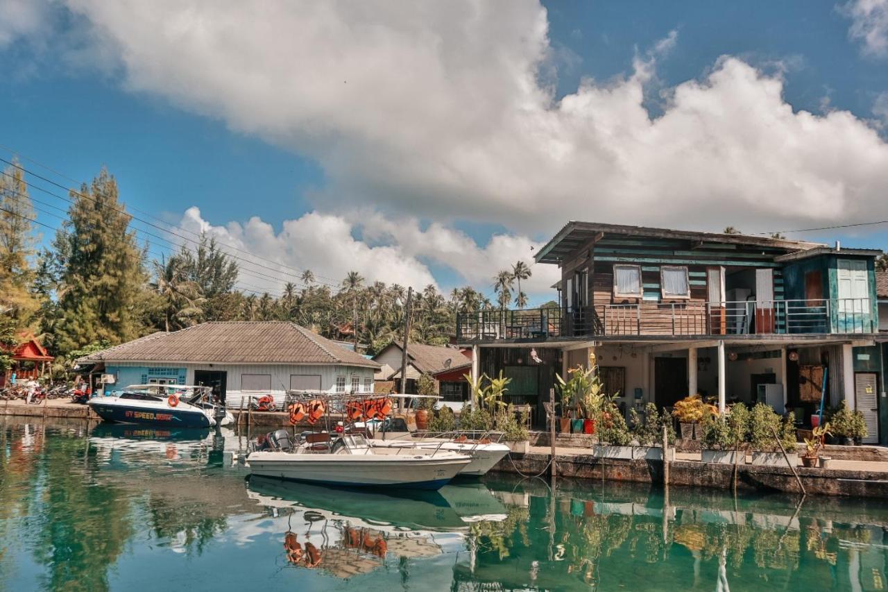 Baan Rabieng Talay Homestayบ้านระเบียงทะเล โฮมสเตย์เกาะกูด Ko Kut Exterior foto